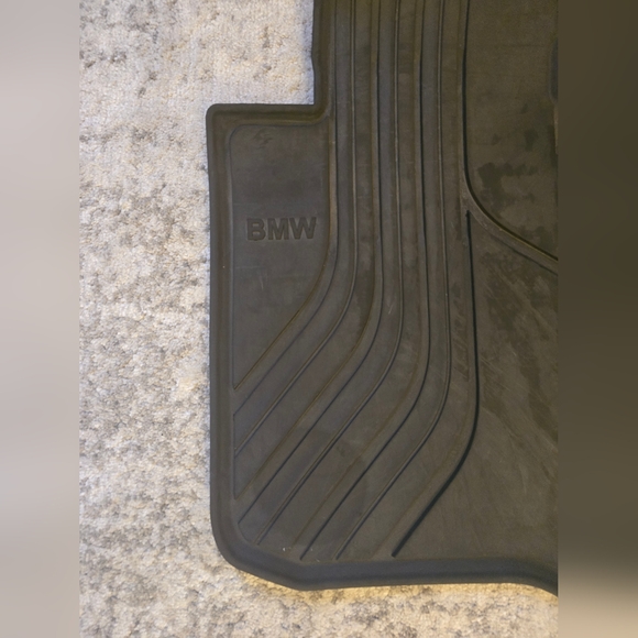 Authentic BMW 3 Series Rubber Mats like new - Picture 2 of 7
